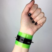 Jane Nevermore Armband Neon Studded Wristband Zwart/Groen