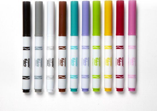 Dix feutres textiles Crayola sur fond blanc, du noir au rose.
