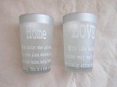 Set van 2 stuks waxinelichthouders, in wit/zilver met tekst "love & home"