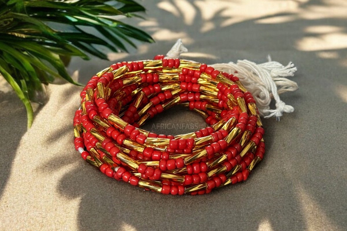 AfricanFabs® Waist Beads / Afrikaanse Heupketting - Adesuwa - Rood / goud (Traditioneel niet-elastisch koord) - Buikketting - Taille ketting