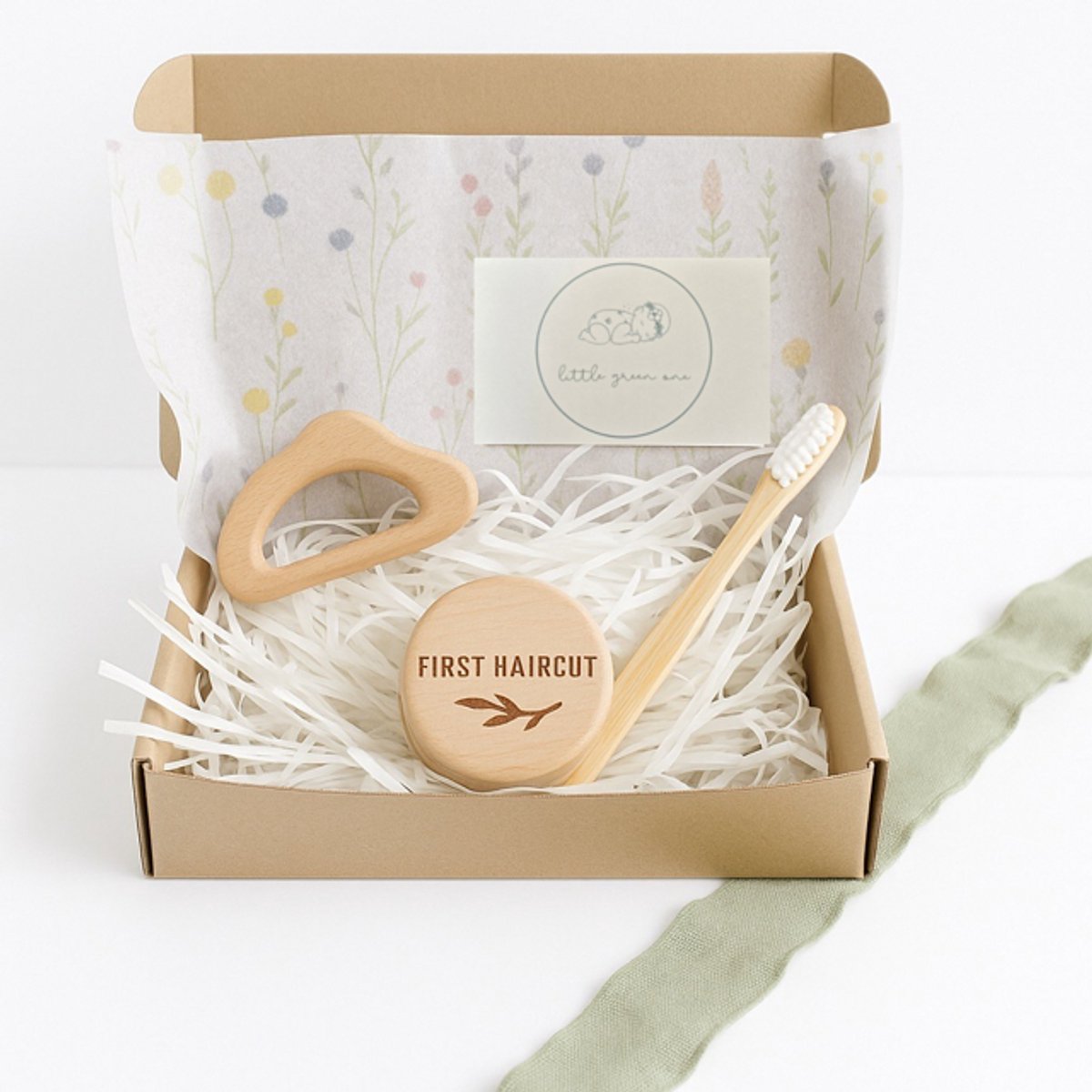 Duurzaam baby cadeaupakket "Extra Small" Little green one | cadeau pakket | kraamkado | kraamcadeau | baby geschenk pakket | babyshower | cadeauset | geboortegeschenk | jongen | meisje | moederdag