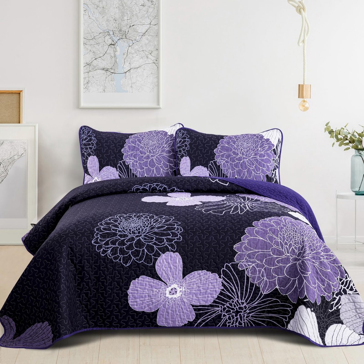Unyqoos Luxueuze Paarse Bloemen Sprei en Kussensloop Set voor Stijlvolle Slaapkamers