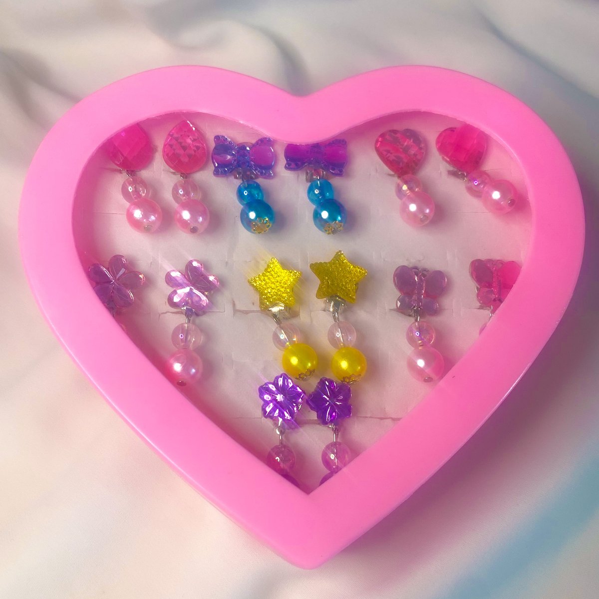 Klipoorbellen.com - Hart Giftbox Kinderoorbellen - Strik - Clipoorbel - Klipoorbellen - Nepoorbellen - Kinder oorbellen clip - oorclips kids