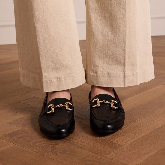 No Stress - Femme - Mocassins en cuir noir avec chaîne dorée - Taille 39