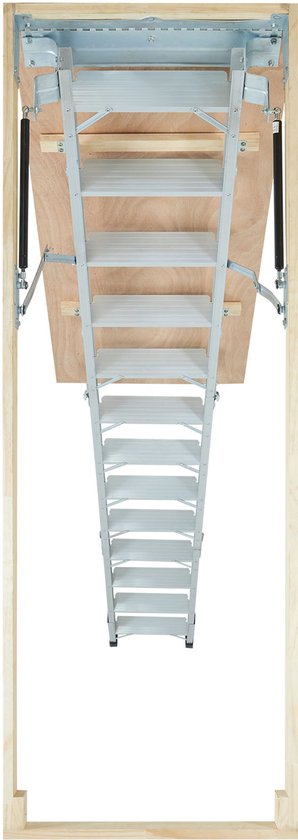 Uitklapbare zoldertrap in aluminium en hout met metalen sporten, klaar voor installatie.
