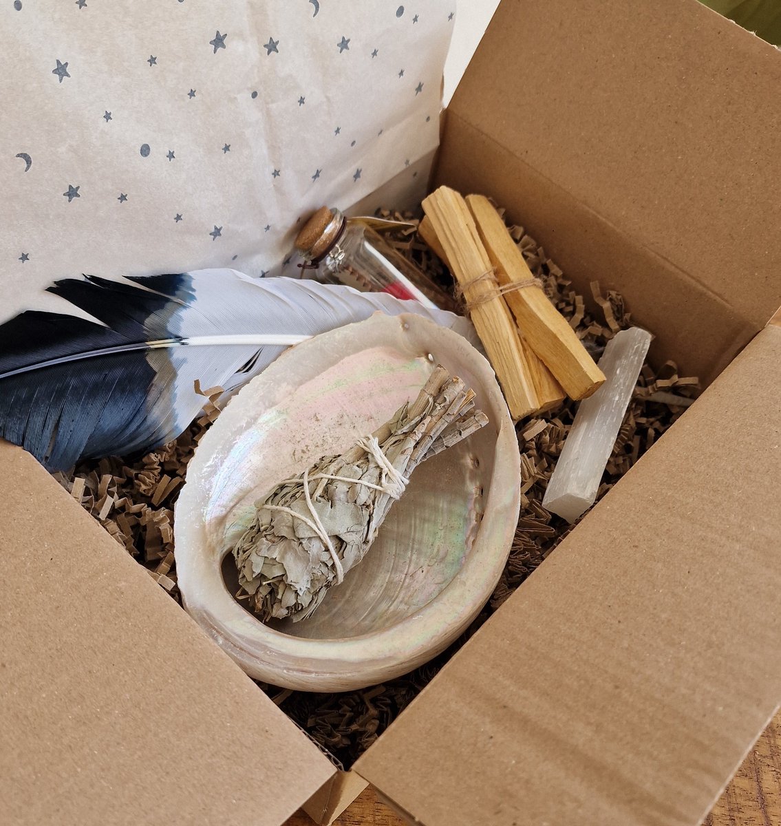Smudge kit - Set om energetisch te reinigen - Smudge set - Salie branden - Salie - Palo santo - Seleniet - Abalone - Smudge - Smudge pakket - Uitgebreide smudge kit - Smudgen - Spiritueel cadeau — cadeau in Cadeau-ideeën - foto 4