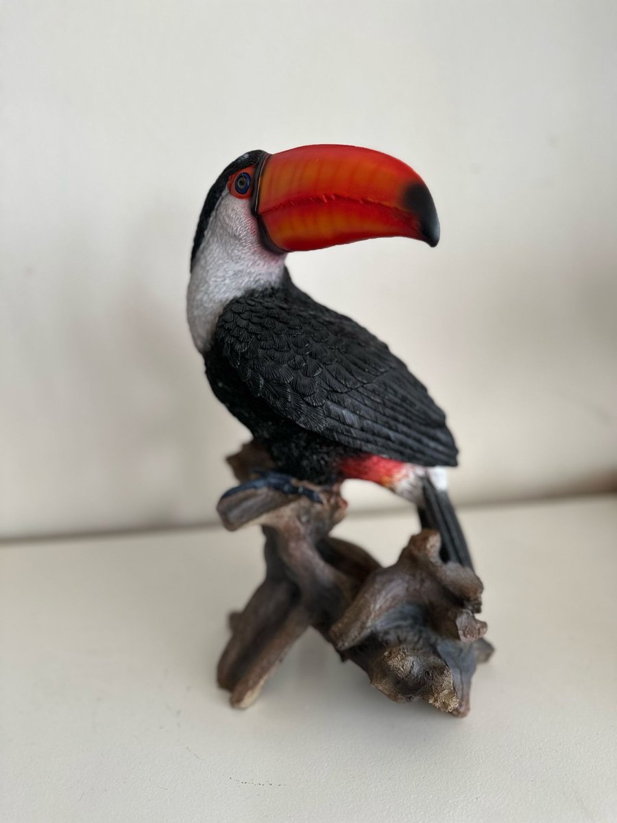 Goodyz- Vogels - Vogel - kleurrijke vogel- Toekan- Toekan op tak - 30cm hoog
