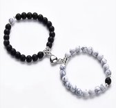 Akyol - koppel armband -valentijn voor hem en haar-vriendschapsarmband- Liefdes Cadeau-Romantisch-Cadeau voor je vrouw of vriendin - Mannen Cadeautjes – vrouwen cadeautjes – magneten – witte armband-liefdes armband-hartje-hartjes armband