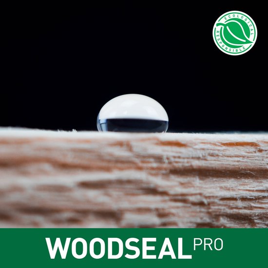 Druppel water op ruw hout met Woodseal Pro logo.