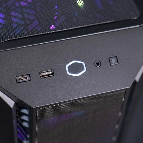 Voorkant van een computerkast met USB-poorten, een verlicht Cooler Master logo en audioconnectoren.