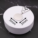 Zilverkleurige ronde hanger van 30mm aan een 60cm ketting.