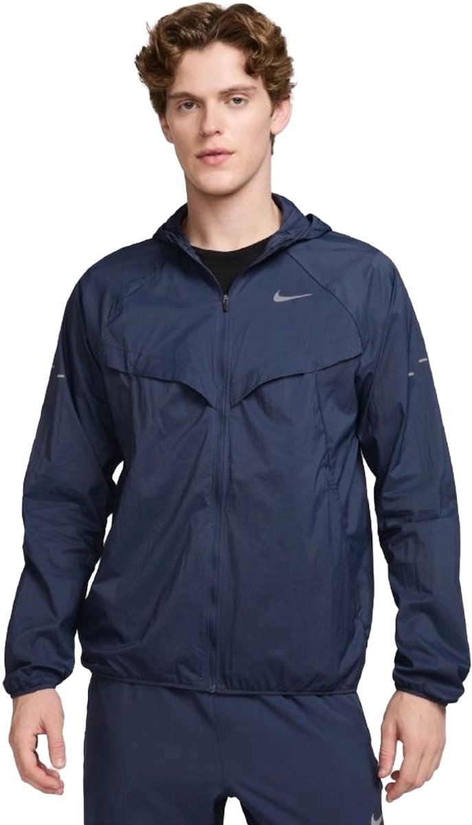 Nike stride repel uv hardloopjack in de kleur . Blauw