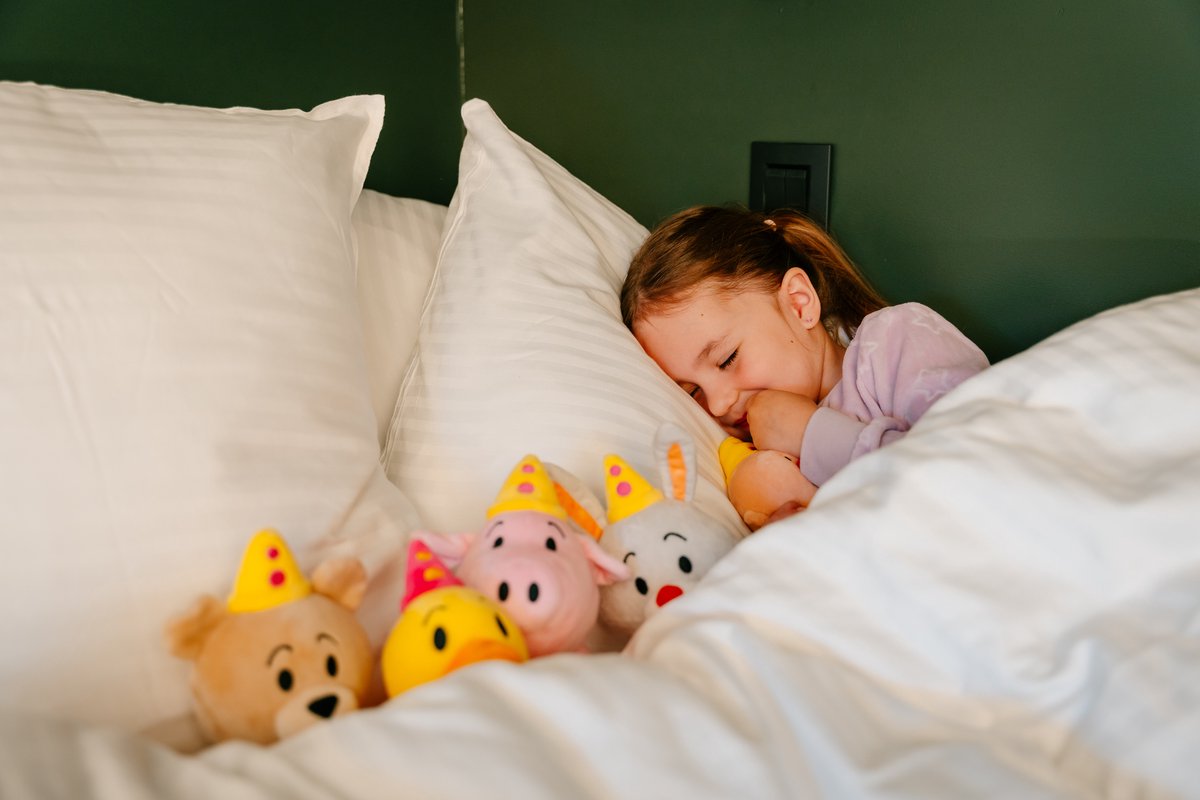 Bumba - Knuffel - Pluche varken 20 cm - Dierenvriendje Bumba — afbeelding 2