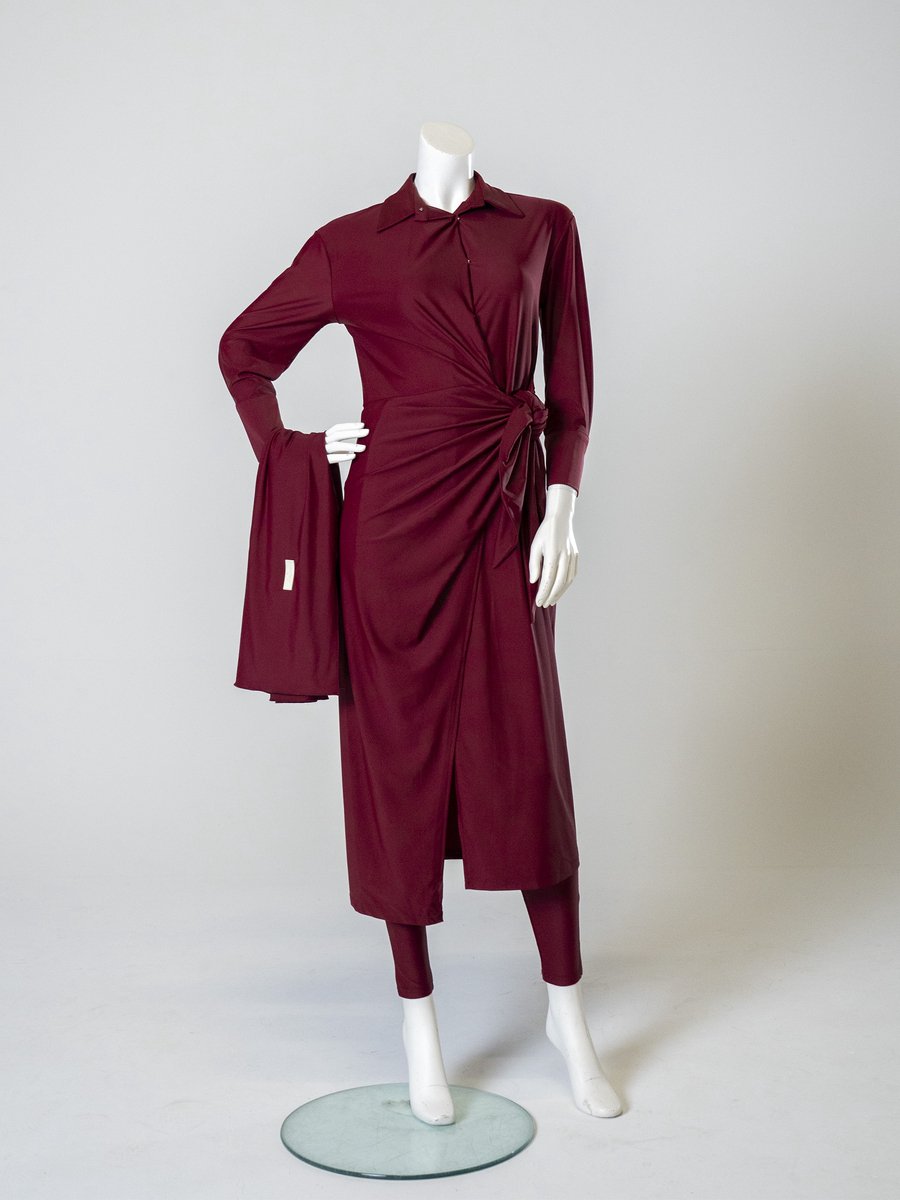 zayna swimwear- Noya overslag-burkini- Maat L- Maat 40- zwemset- Bordeaux- Lange burkini- 126 cm lang- UV-werend- Snel drogend- Elegante burkini- boerkini