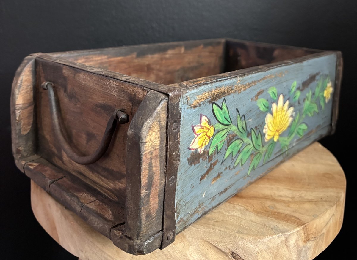 Steenmal | Handbeschilderd met bloemen | Woonaccessoires | Woonaccessoire | Handgemaakt | Plant | Decoratief | Deco | Decoratie | Sfeer | Interieur | Wonen | Woon | Woning | Inrichting | Woninginrichting | Planten | Bloembak | Vrouwen | Mannen | Gaaf