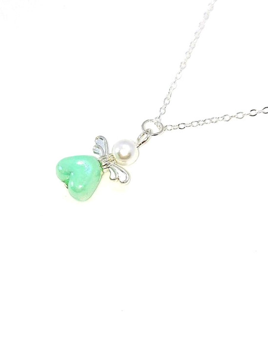 Ketting Meisje- Ketting Engeltje- Hartje- Ketting Engel- Parel- Groen- Geluk en Bescherming- Zilver- Kind