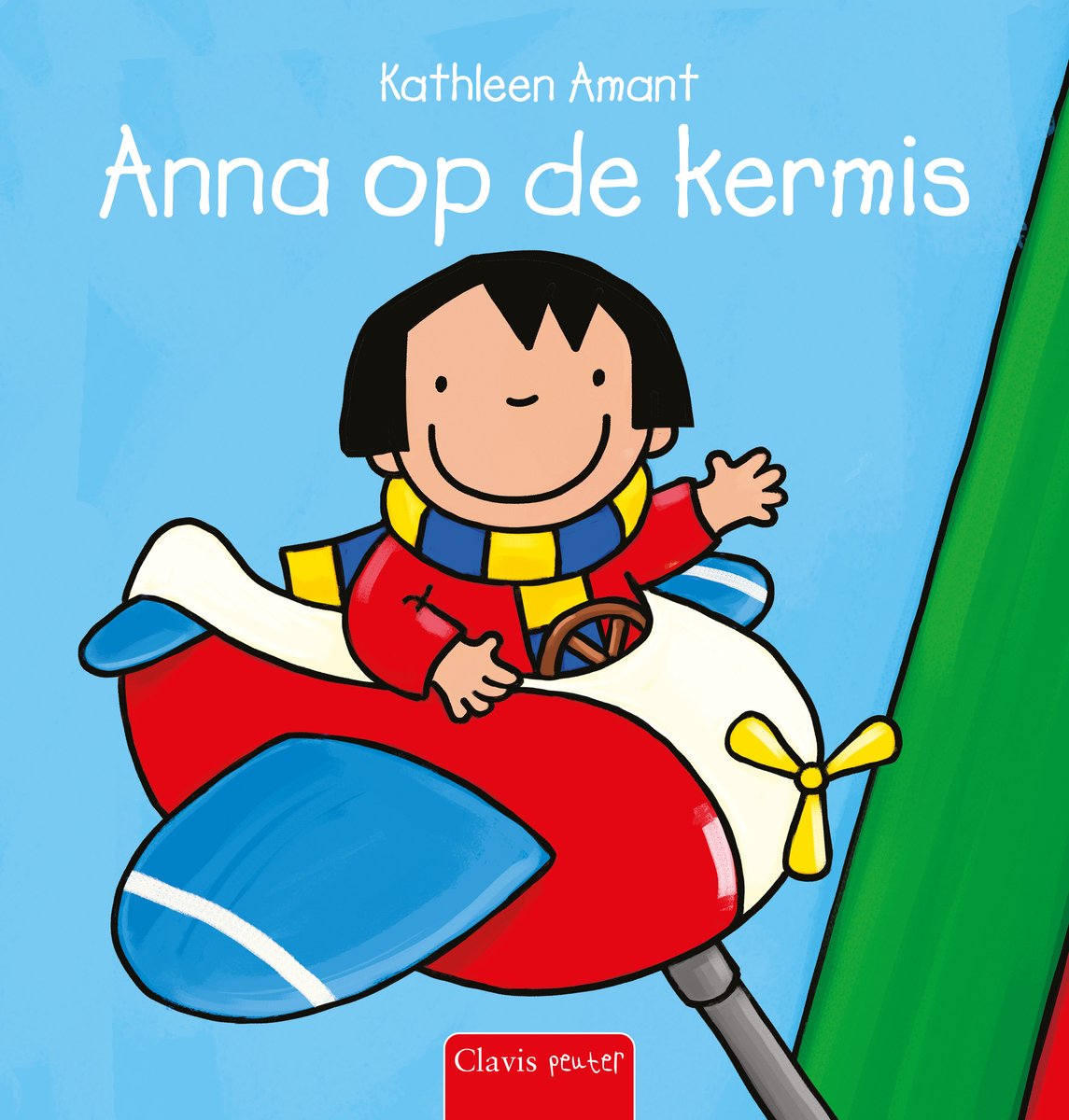 Een jong meisje met een sjaal zit in een rood met blauw vliegtuigje. "Anna op de kermis" staat in het Nederlands op het blauwe vlak.