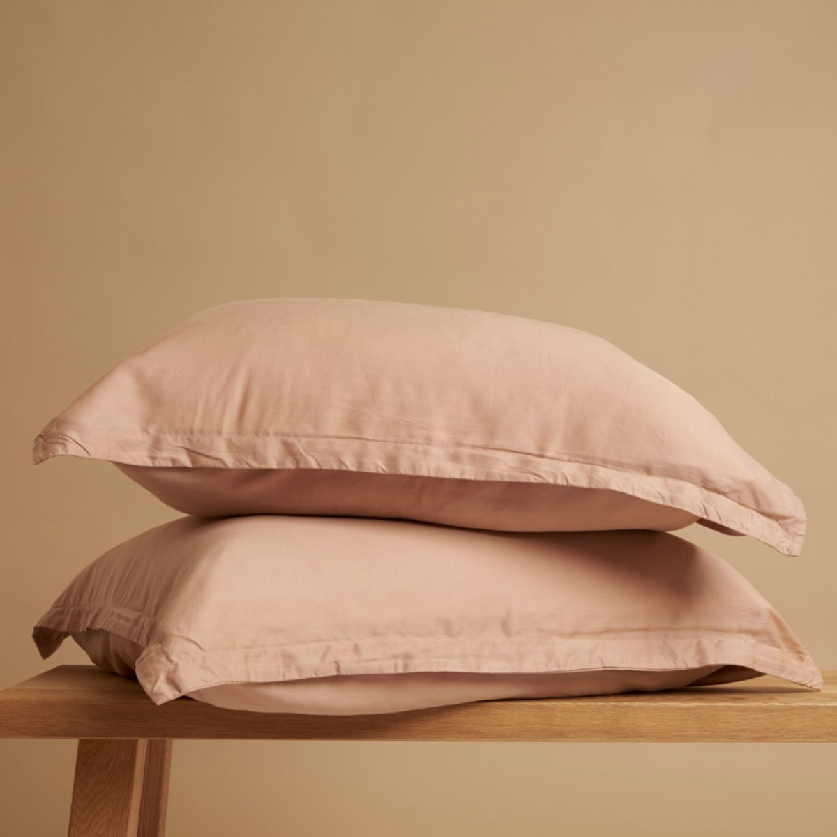 Coco & Cici - Tencel Twill Kussensloop 70 x 60 cm - Kussenhoes - Peach - Lyocell - Extra Zacht - Zonder Volant