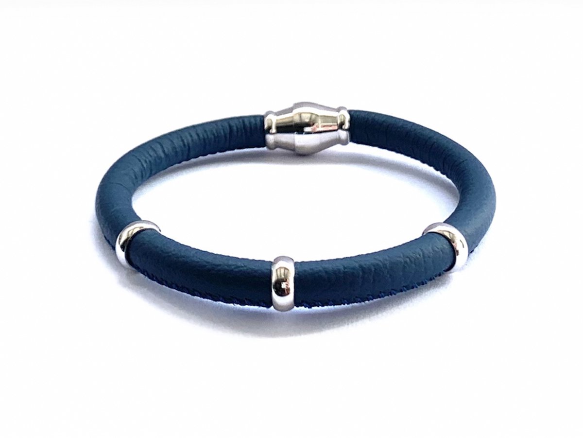 NIEUW! Jolla - dames armband zilver - leer - magneetsluiting - bedels - Single Silver - Donker Blauw