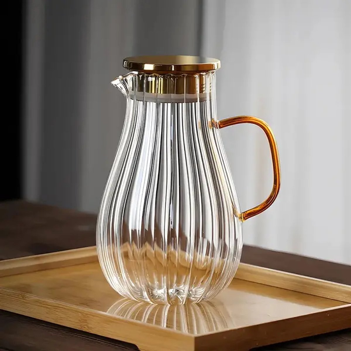 Almina Gloria - Karaf - Schenkkan - Met Deksel - Set van 1 stuks - 1800ml - Gouden Rand