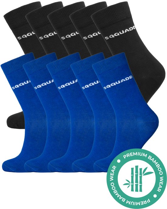 Deux rangées de chaussettes, une rangée noire et une rangée bleu roi, avec logo de la marque. Avec logo Bamboo Wear.