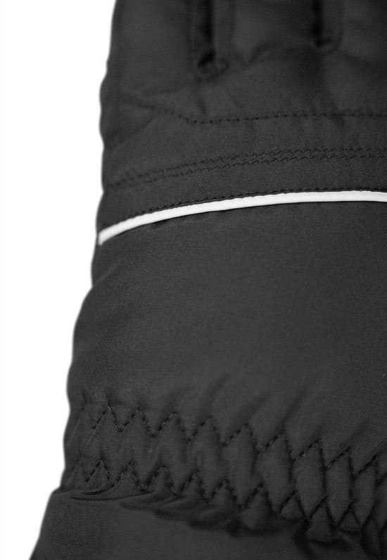 Detail van de gewatteerde pols en witte streep op een zwarte Reusch ski-handschoen.