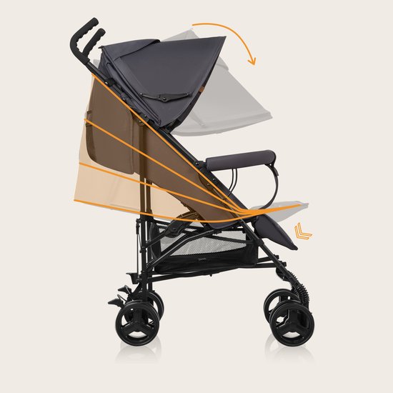Grijze buggy met verstelbare rugleuning en voetensteun.