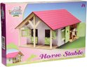 Verpakking van Kids GLOBE paardenstal met roze dak, limegroene deuren. Illustratie van ruiter en paard.