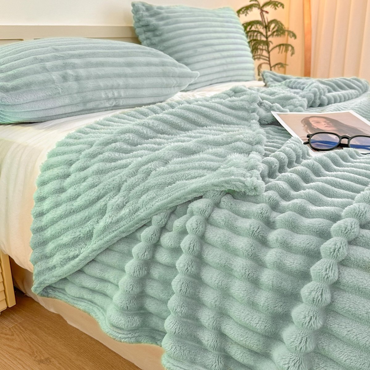 Ibenzoa® Warme en Zachte Pluizige Deken met Gestreept Ontwerp voor Comfort en Stijl
