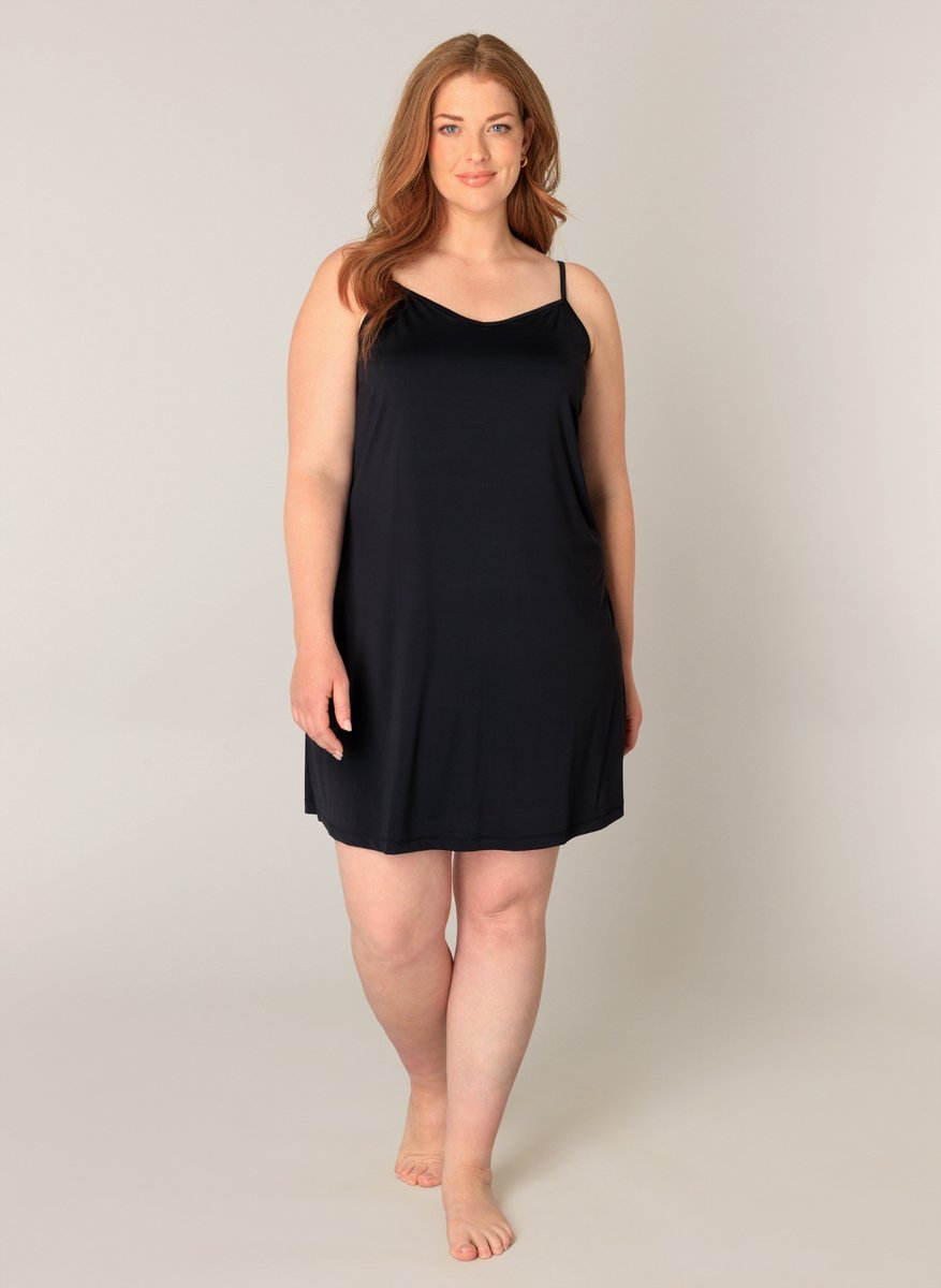 BASE LEVEL CURVY Yanira Jurk - Black - maat 2(50)