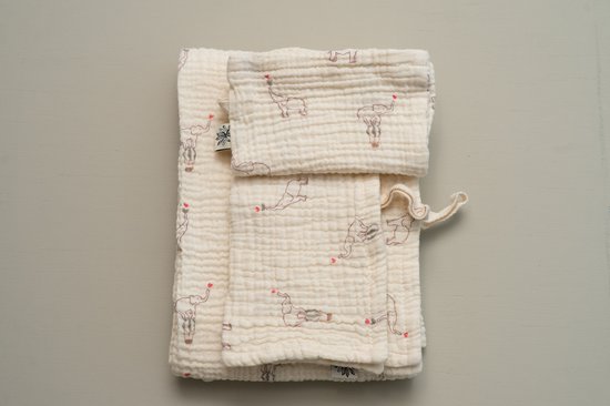 Geschenkset-baby-ecru met olifantje-swaddle met 1 washandje en 2 tutdoekjes-handgemaakt- (Sweet baby Bedstraw) van Merkloos — afbeelding 5