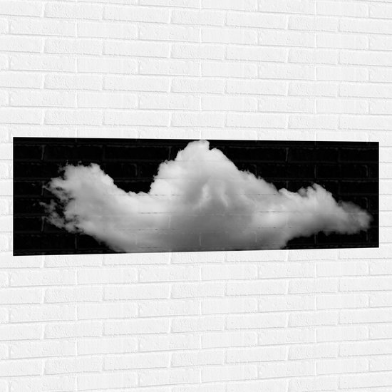 Muursticker - Witte Donzige Wolk tegen Gitzwarte Lucht - 150x50 cm Foto op Muursticker