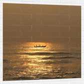 Muursticker - Oceaan - Zee - Bootje - Mensen - Zonlicht - 100x100 cm Foto op Muursticker