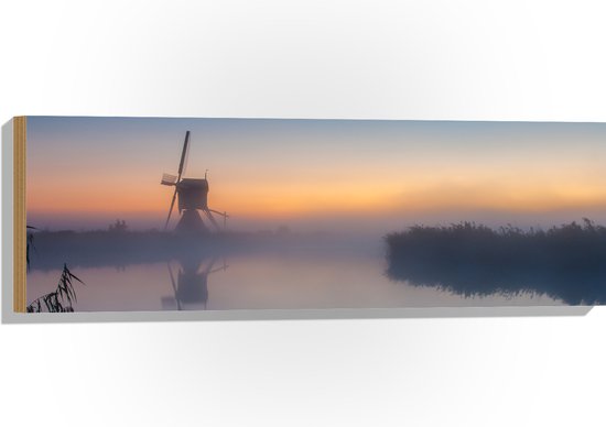 Hout - Mist Hangend boven het Water bij Windmolen - 90x30 cm - 9 mm dik - Foto op Hout (Met Ophangsysteem)