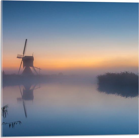 Acrylglas - Mist Hangend boven het Water bij Windmolen - 50x50 cm Foto op Acrylglas (Wanddecoratie op Acrylaat)