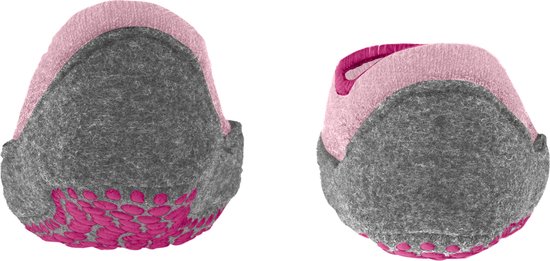 Roze pantoffels met grijze zolen en fuchsia gripnoppen.