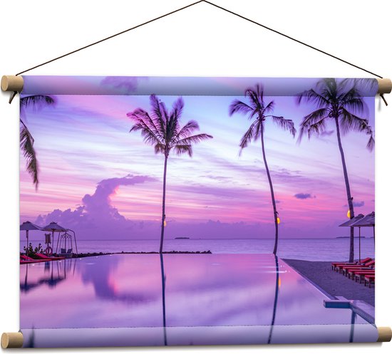 Textielposter - Paarse Gloed over de Zee en Zwembad van Luxe Verblijf - 60x40 cm Foto op Textiel
