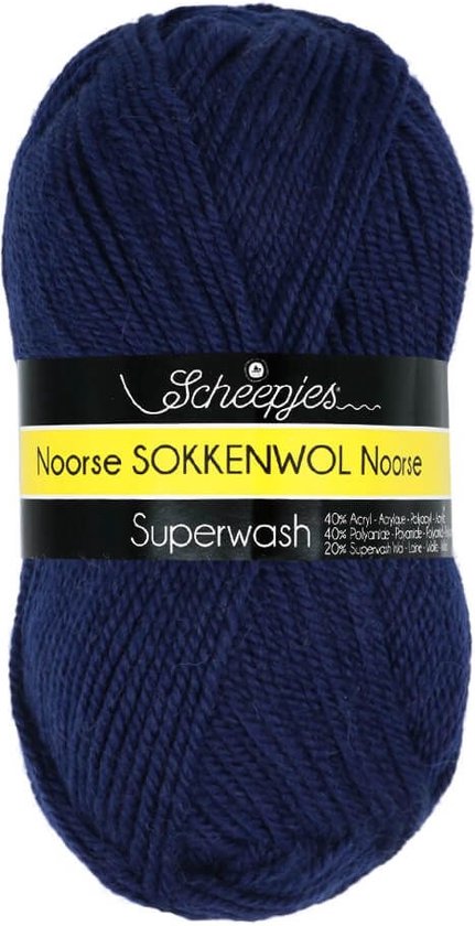 Pelote de fil bleu marine Scheepjes Noorse Sokkenwol Superwash. L'étiquette est noire avec du texte jaune.