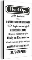 Wanddecoratie Metaal - Aluminium Schilderij Industrieel - Quotes - Hotel opa - Spreuken - Opa - 20x30 cm - Dibond - Foto op aluminium - Industriële muurdecoratie - Voor de woonkamer/slaapkamer