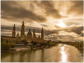 Poster (Mat) - Spaans Landschap met Kerk en Rivier - 40x30 cm Foto op Posterpapier met een Matte look