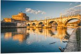 Vlag - Zonsondergang bij Brug over Rivier in Rome - 90x60 cm Foto op Polyester Vlag