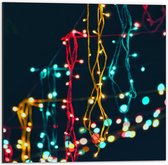 Dibond - Rode, Gele en Blauwe Lichtstralen - 50x50 cm Foto op Aluminium (Wanddecoratie van metaal)