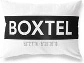 Tuinkussen BOXTEL - NOORD-BRABANT met coördinaten - Buitenkussen - Bootkussen - Weerbestendig - Jouw Plaats - Studio216 - Modern - Zwart-Wit - 50x30cm