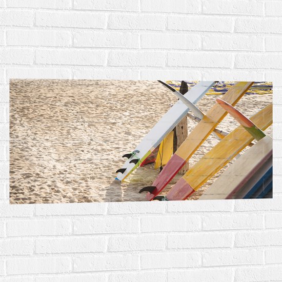 Muursticker - Surfborden bij Tentje op het Strand - 100x50 cm Foto op Muursticker