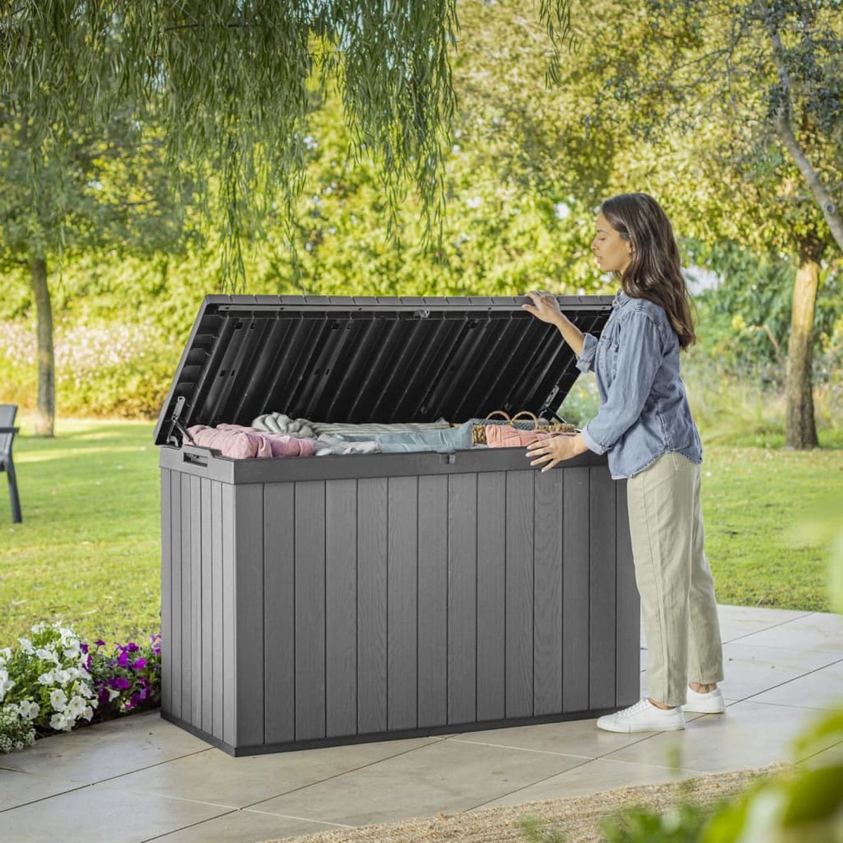 Keter Darwin Opbergbox - 670L - 142,5x65,5x89,52cm - Grijs