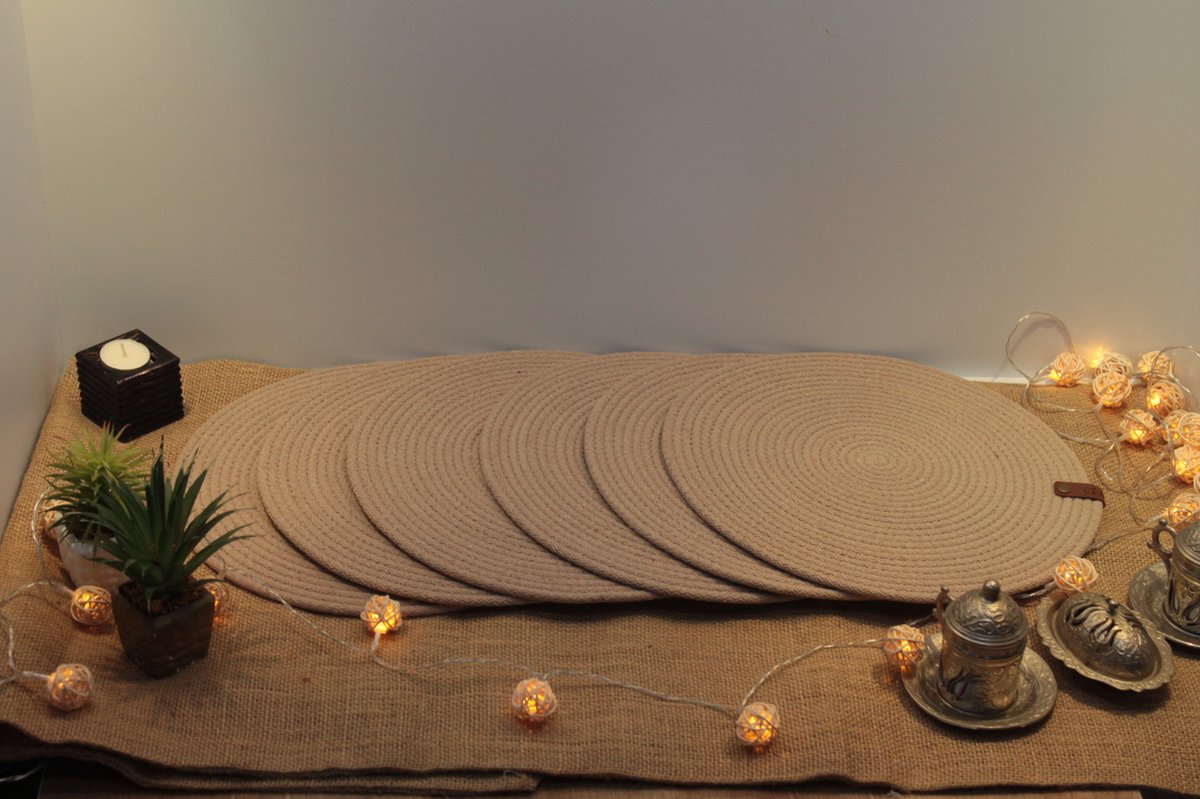 OZ Home - 6-delige Placemat Set - Rond - Beige - Duurzaam & Stijlvol - Voor Tafelbescherming en Decoratie