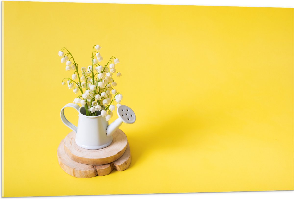Acrylglas - Boeket in Gieter met Gele Achtergrond - 105x70 cm Foto op Acrylglas (Wanddecor