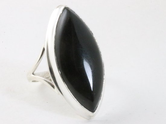 Langwerpige hoogglans zilveren ring met onyx - maat 19