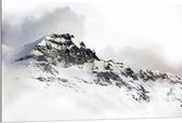 Dibond - Sneeuw - Bergen - Wolken - Wit - 120x80 cm Foto op Aluminium (Wanddecoratie van metaal)