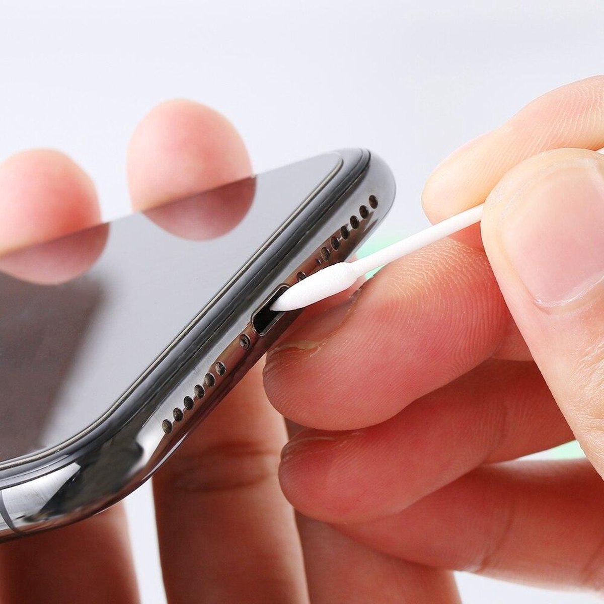 New Age Devi - 25 stuks Schoonmaakstaafjes geschikt voor AirPods - Iphone - Samsung -